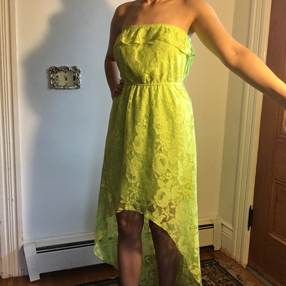 🎉HP! 🎉 Green Lace Strapless High-Low Dress